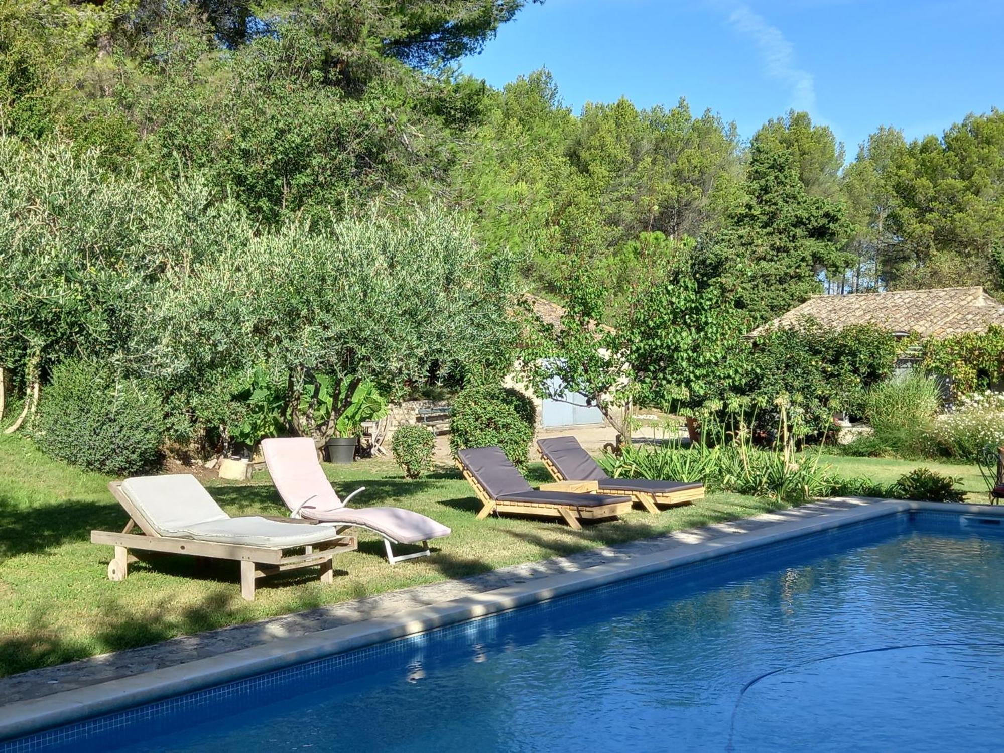 La Roulotte Du Petit Paradis Saint-Rémy-de-Provence Buitenkant foto