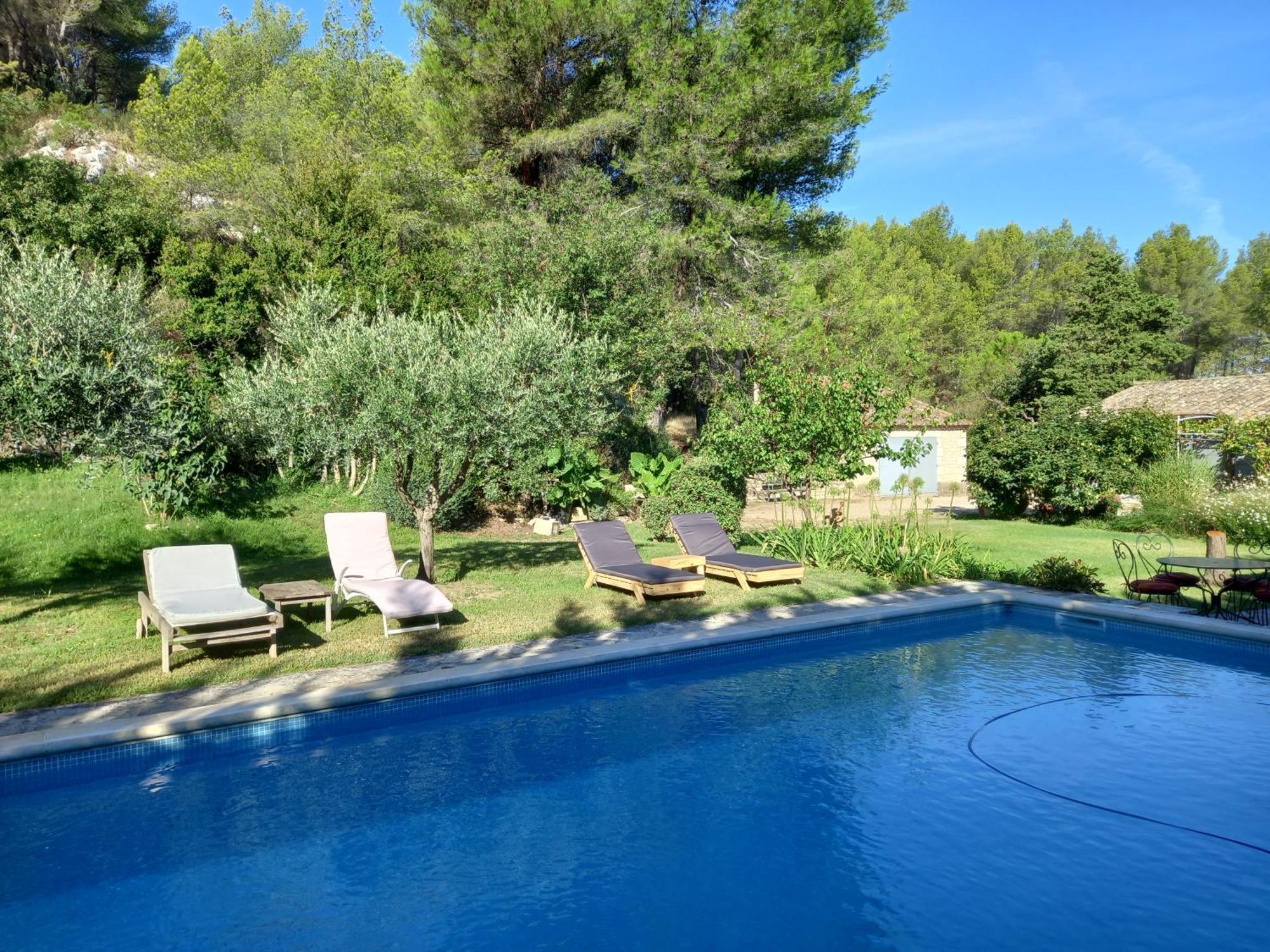 La Roulotte Du Petit Paradis Saint-Rémy-de-Provence Buitenkant foto