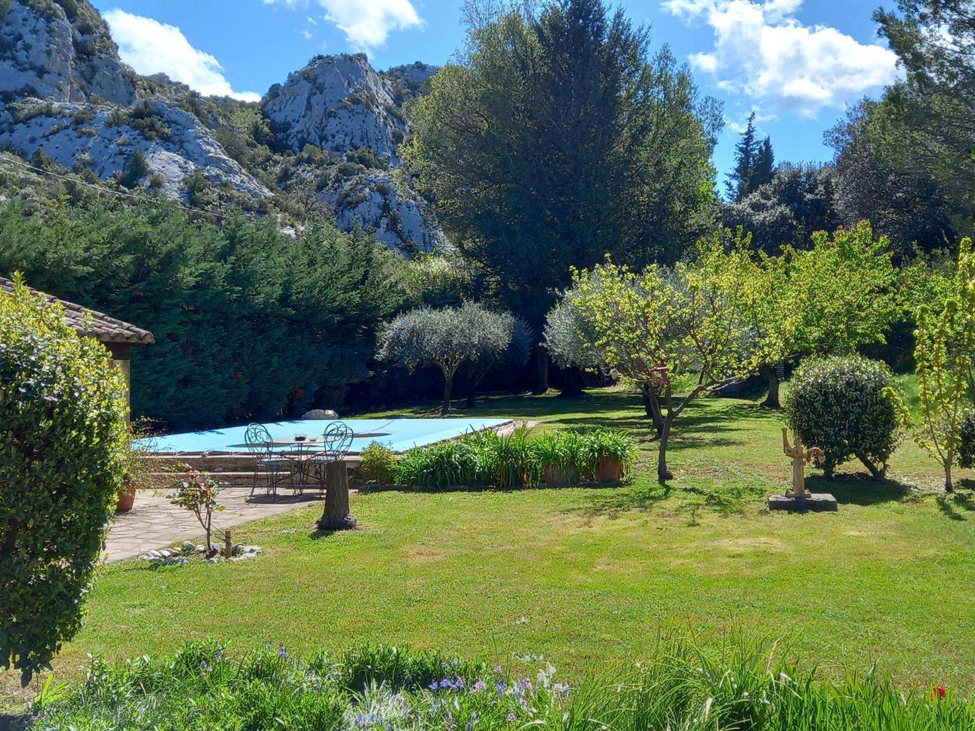 La Roulotte Du Petit Paradis Saint-Rémy-de-Provence Buitenkant foto