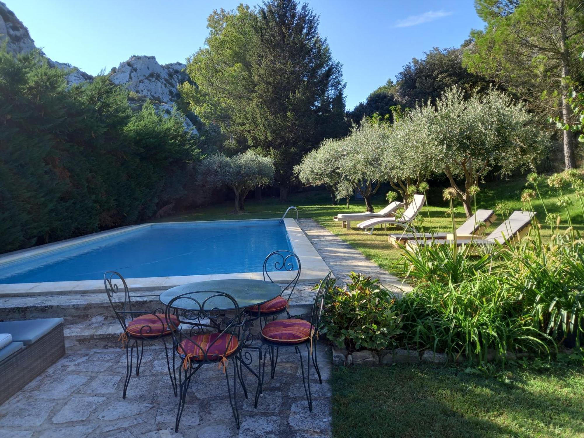 La Roulotte Du Petit Paradis Saint-Rémy-de-Provence Buitenkant foto